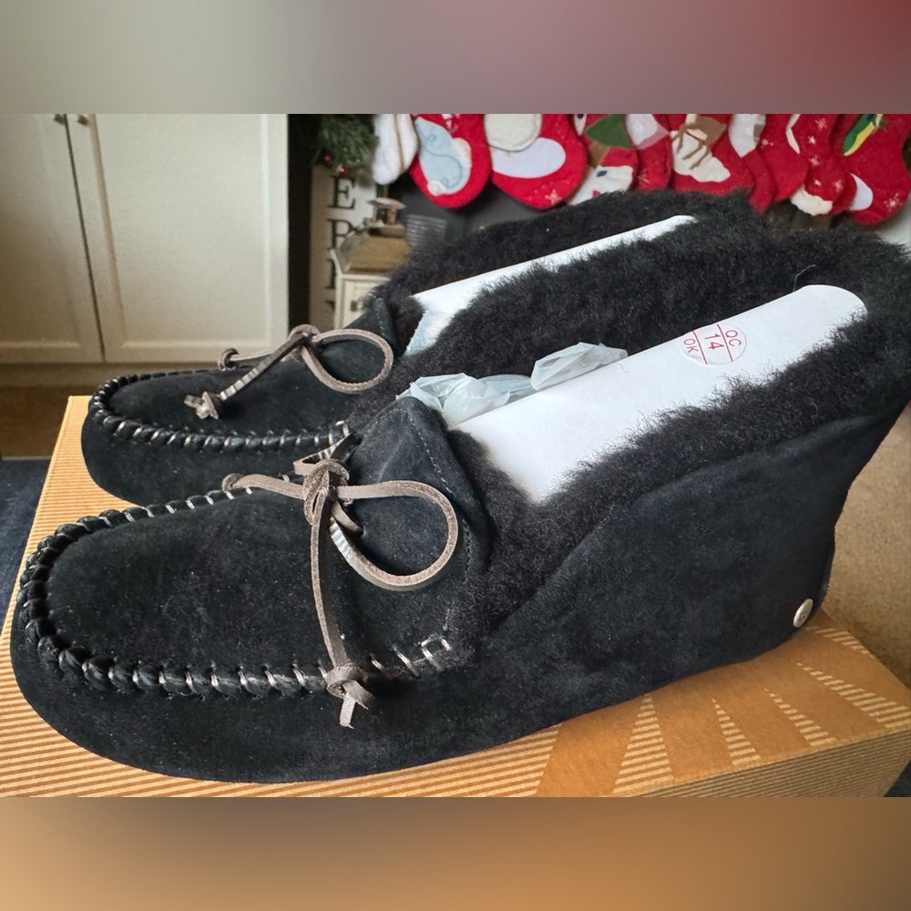 UGG Alena Moccasins - Black Women’s Size 5 | Cozy & Stylish Slippers. New W/Box